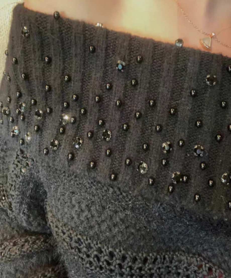 Rhinestone Bijou Off-Shoulder Knit / ラインストーンビジューオフショルダーニット