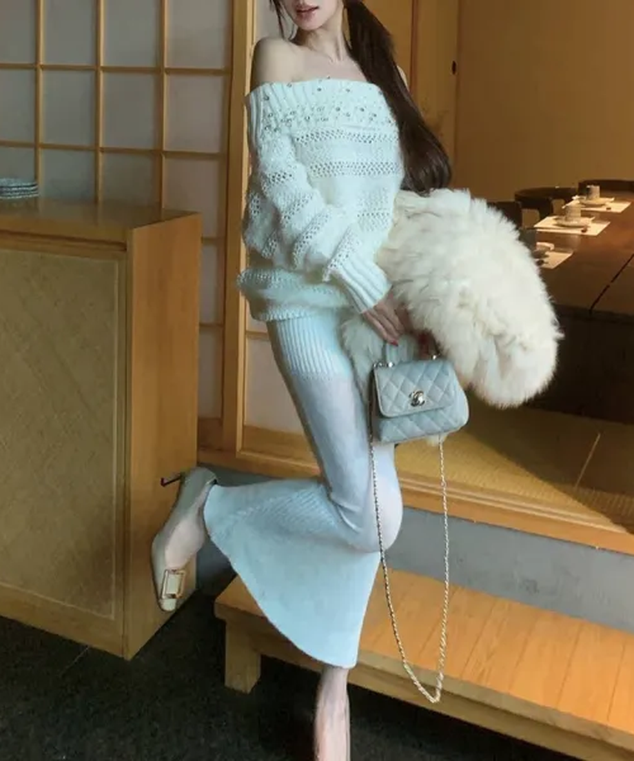 Rhinestone Bijou Off-Shoulder Knit / ラインストーンビジューオフショルダーニット