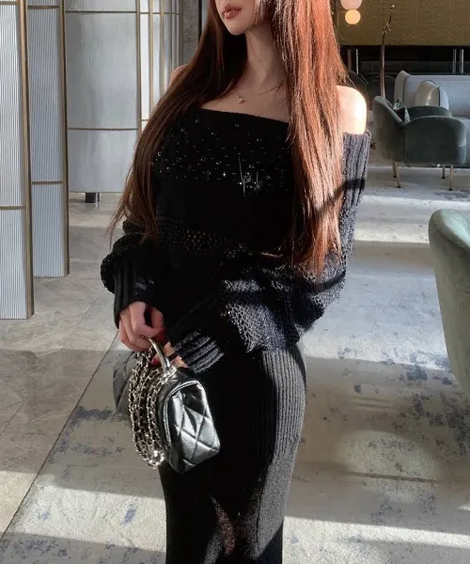 Rhinestone Bijou Off-Shoulder Knit / ラインストーンビジューオフショルダーニット