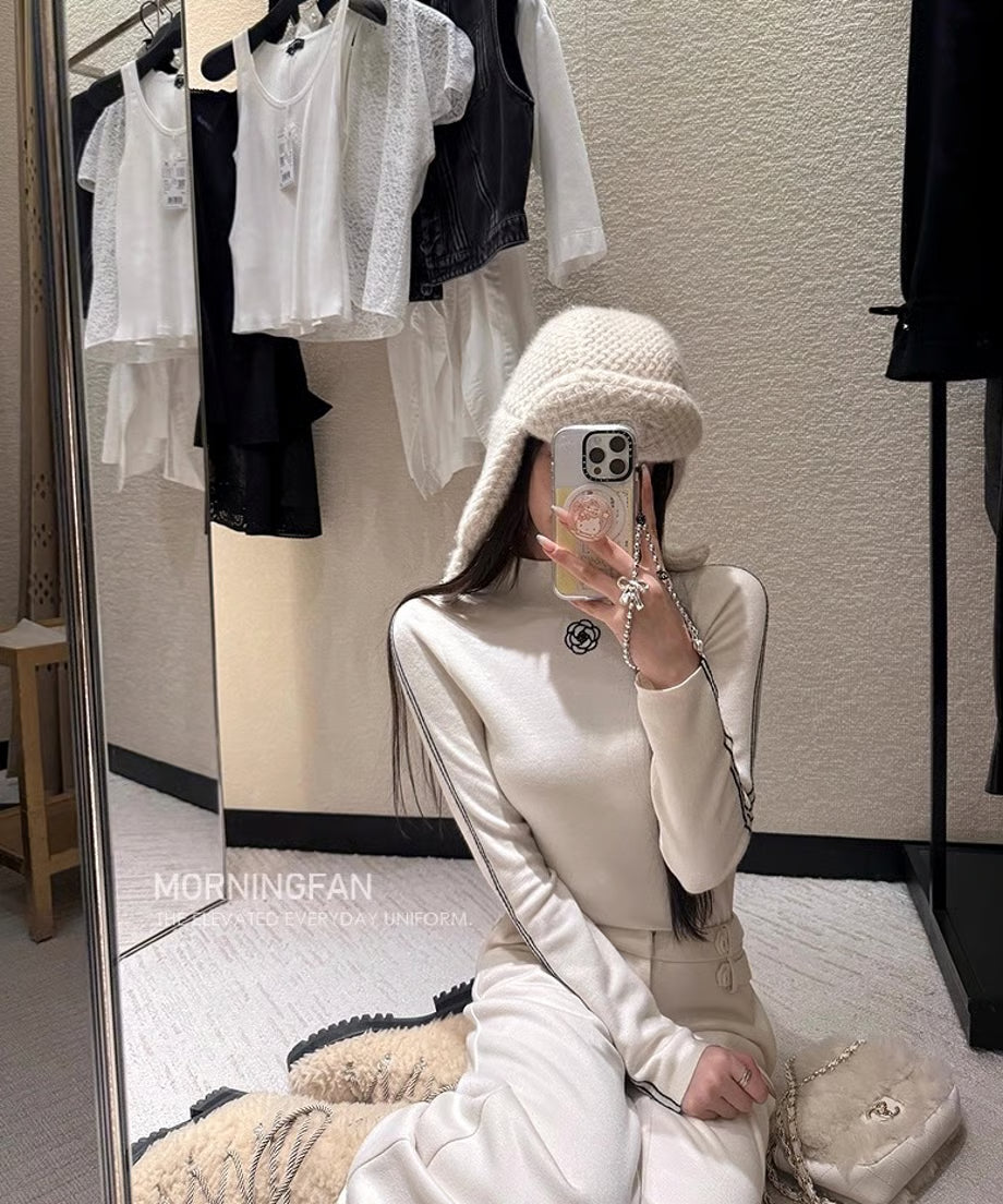 Cameria Embroidery Turtleneck Knit Top【Black】【White】