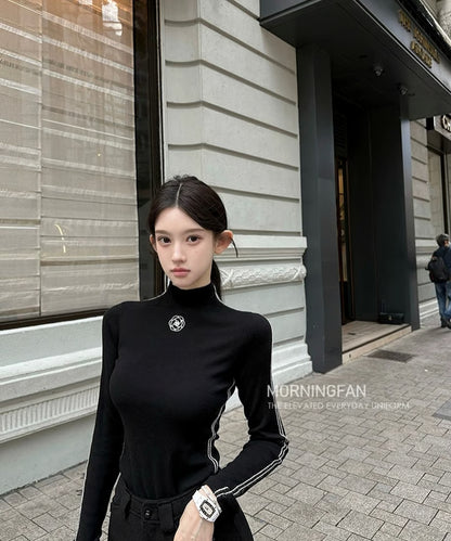 Cameria Embroidery Turtleneck Knit Top【Black】【White】